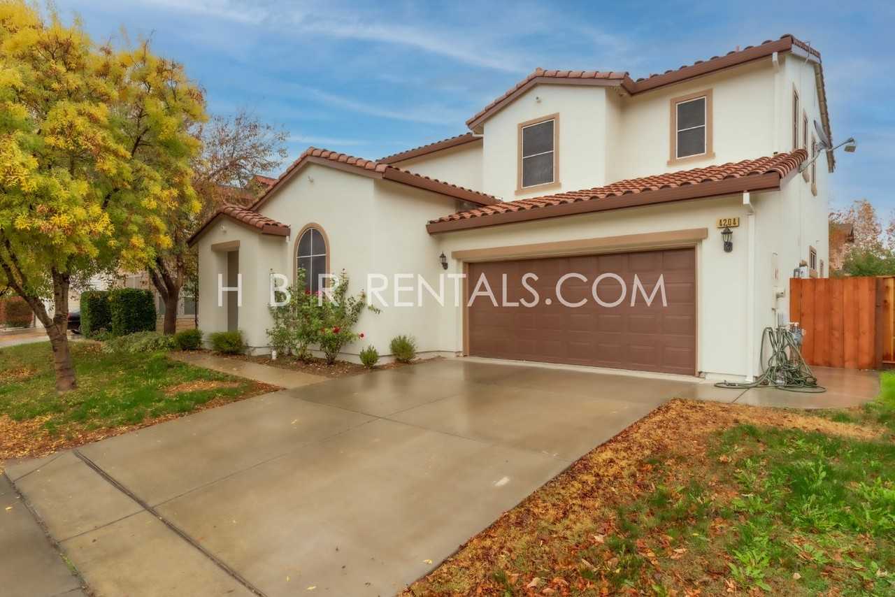 4204 Tropaz Ln - Photo 2 of 44