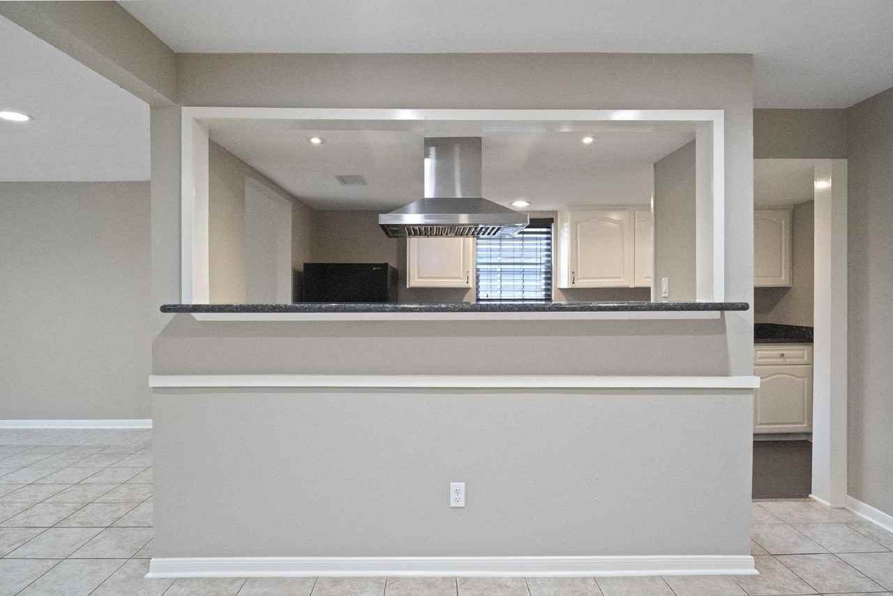 519 Stephanie Dr - Photo 3 of 29