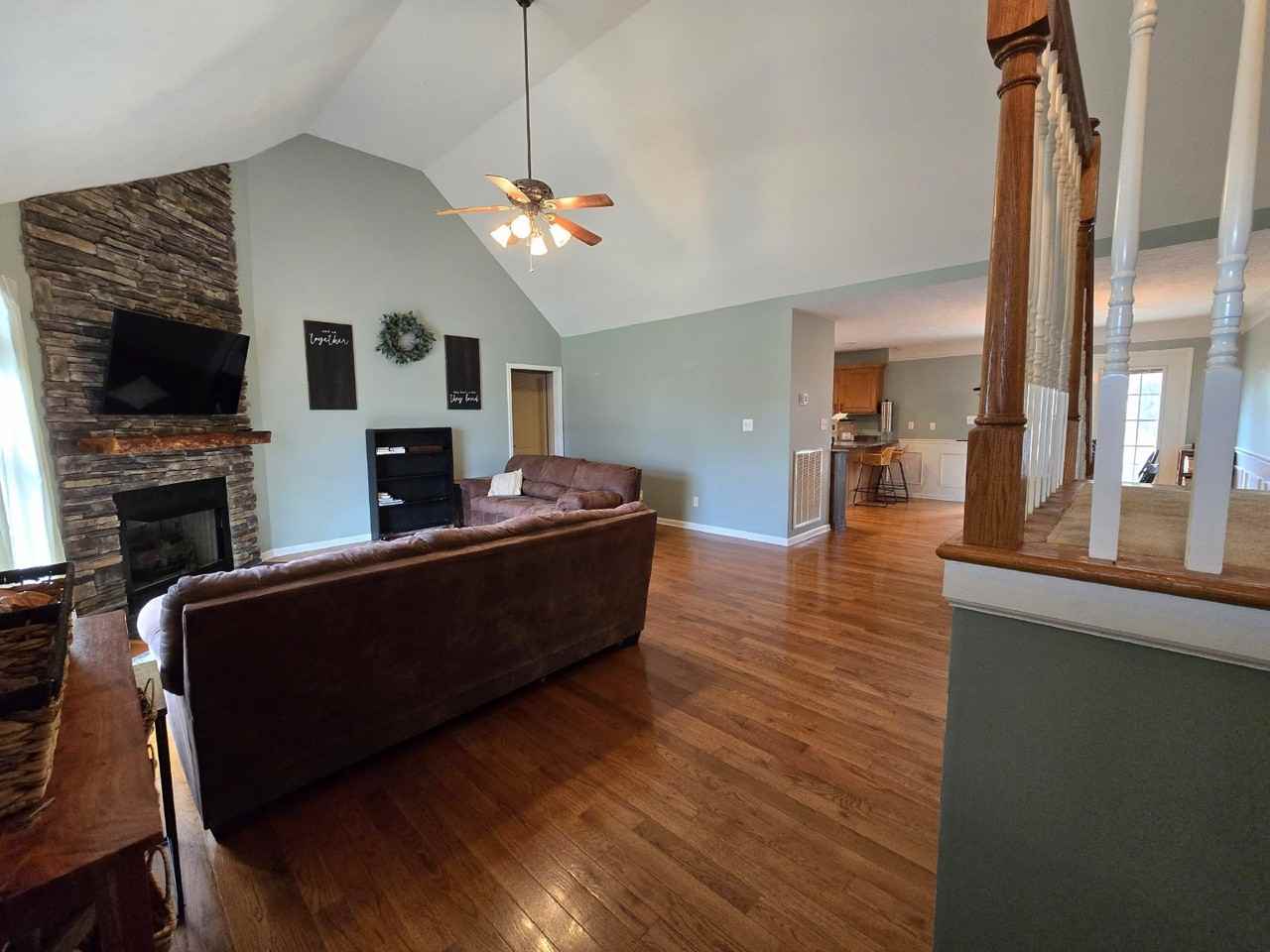 594 Mountain View Dr - Photo 2 of 21