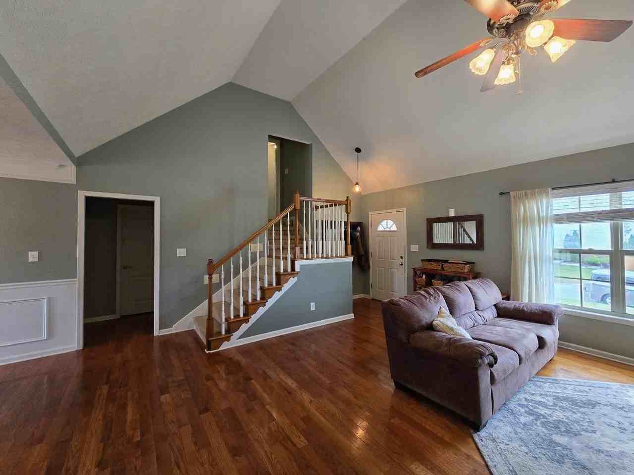 594 Mountain View Dr - Photo 4 of 21