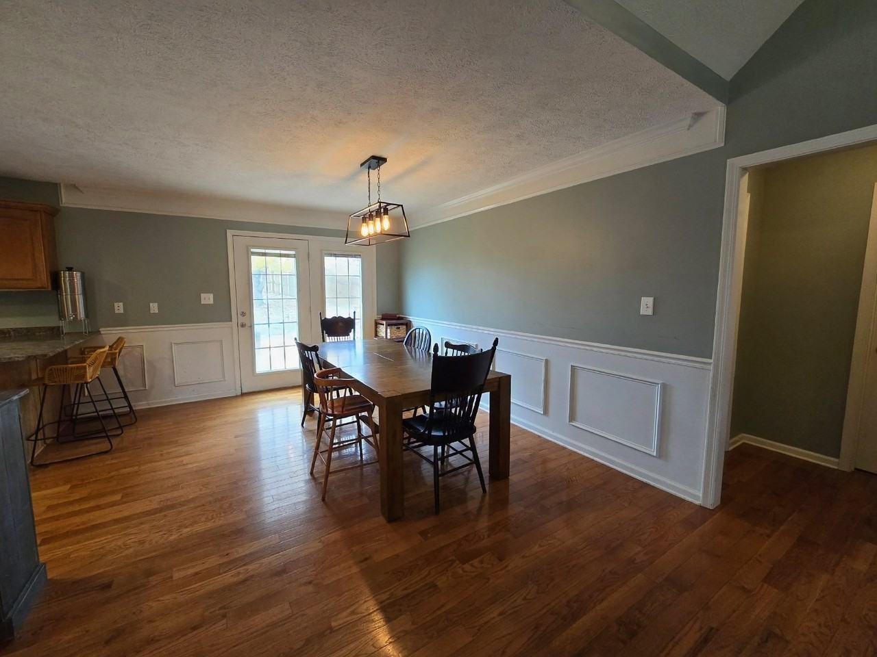 594 Mountain View Dr - Photo 5 of 21