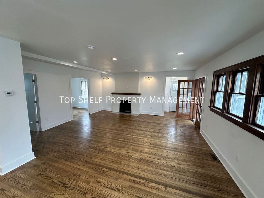 1624 48th St - Photo 2 of 14