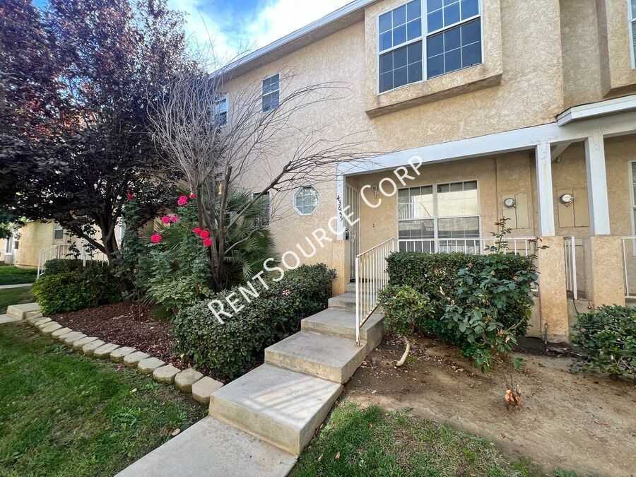 43645 Park Ave - Photo 2 of 23