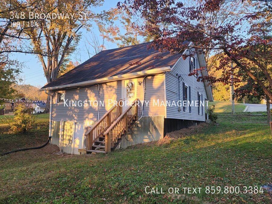 348 Broadway St - Photo 2 of 11