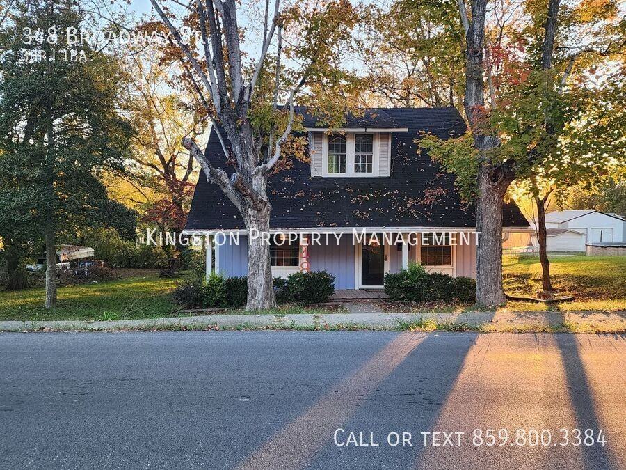 348 Broadway St - Photo 3 of 11