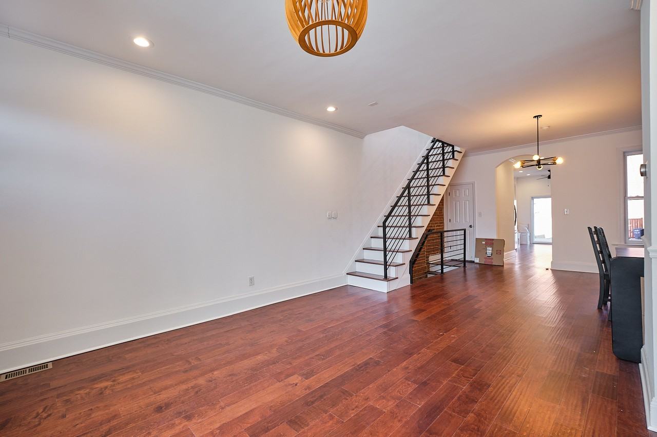 727 13th St Ne - Photo 5 of 38