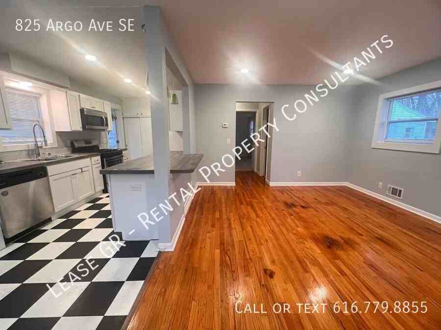 825 Argo Ave Se - Photo 3 of 24