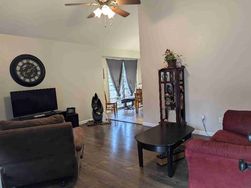 3101 W Grand St - Photo 3 of 11