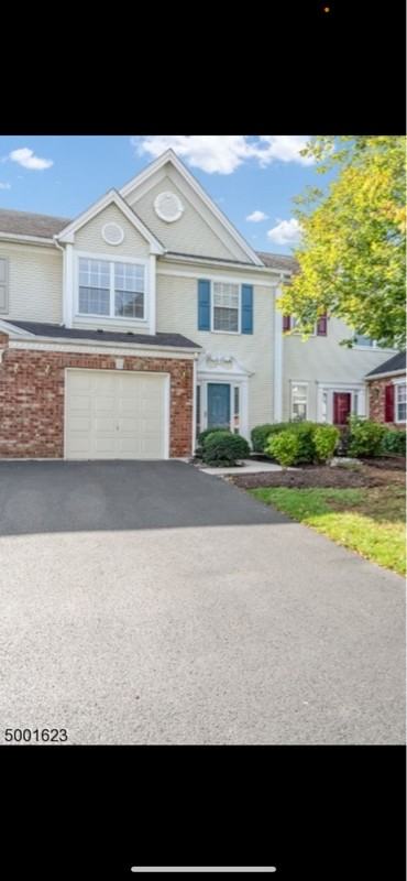 1605 Bayley Ct - Photo 2 of 20