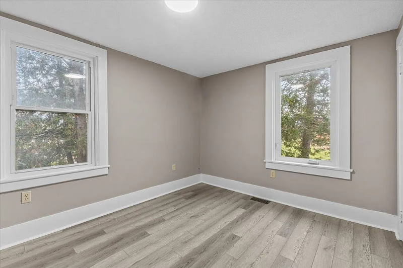 124 Pearl St - Photo 3 of 18