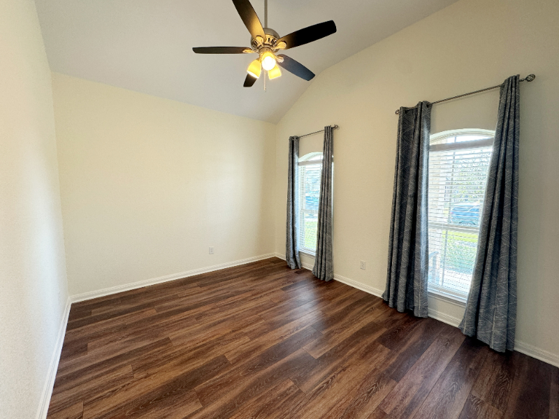 3016 Samson Dr - Photo 3 of 20