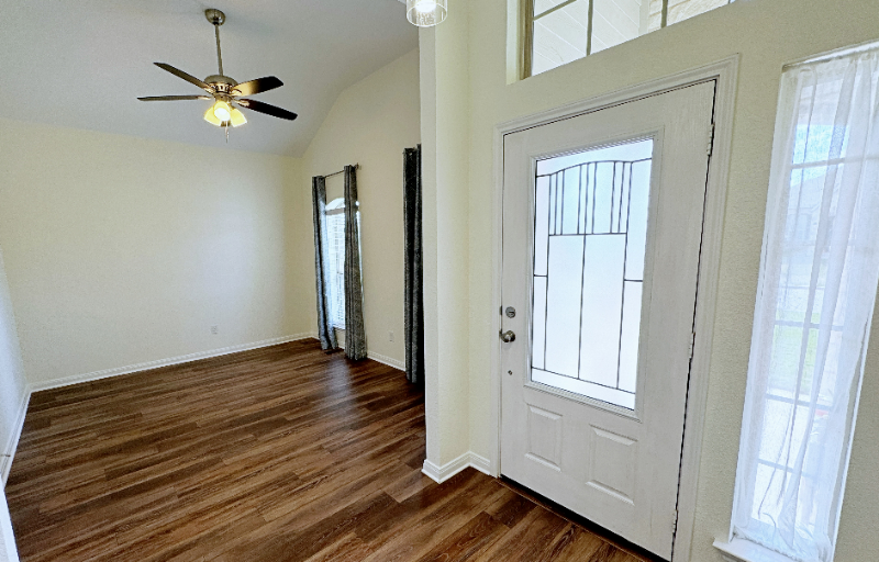 3016 Samson Dr - Photo 4 of 20