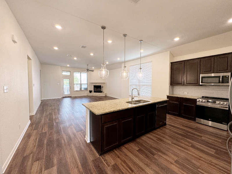 3016 Samson Dr - Photo 5 of 20