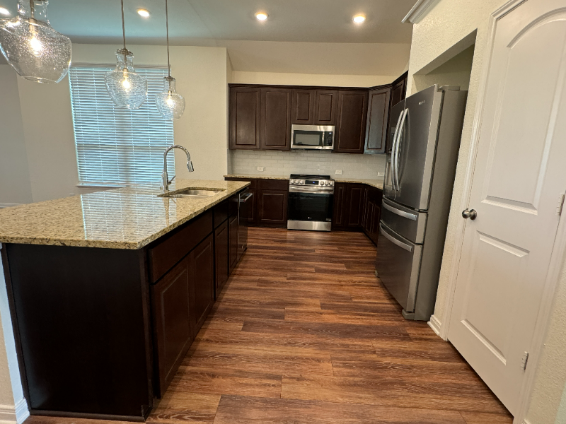 3016 Samson Dr - Photo 7 of 20