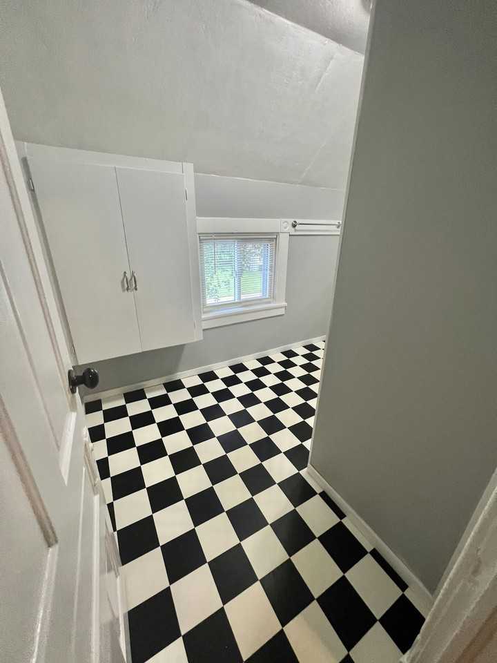 1121 Summit Street, Unit 2 - Photo 4 of 17