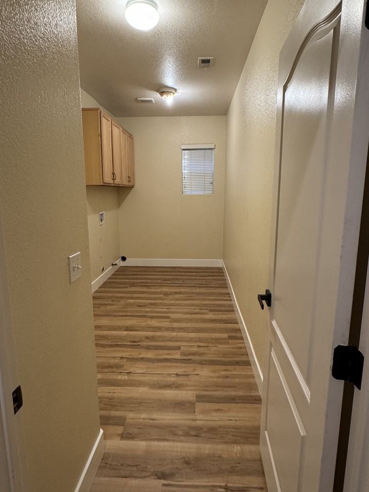 3498 Rebecca St #NA - Photo 3 of 20