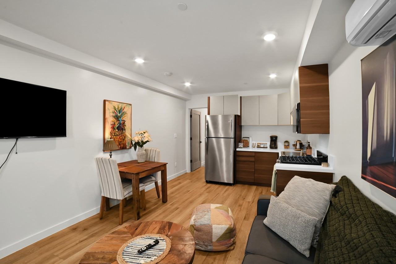 14539 Weddington St #5 - Photo 3 of 17