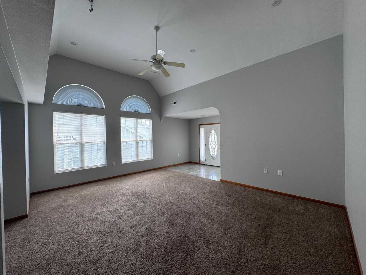 822 Se 44th Ter - Photo 3 of 13