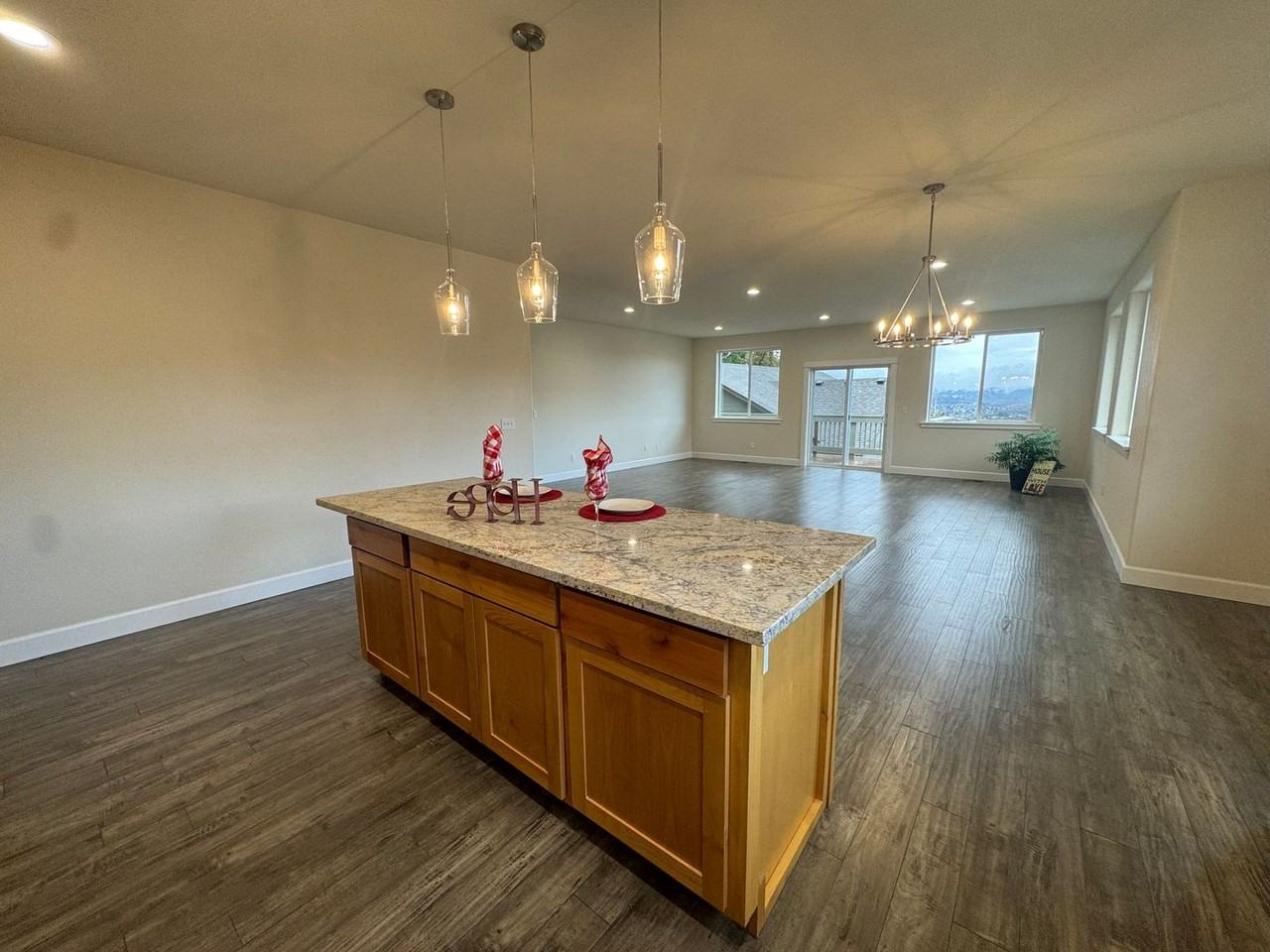 1811 Ne Alameda Ave - Photo 7 of 33