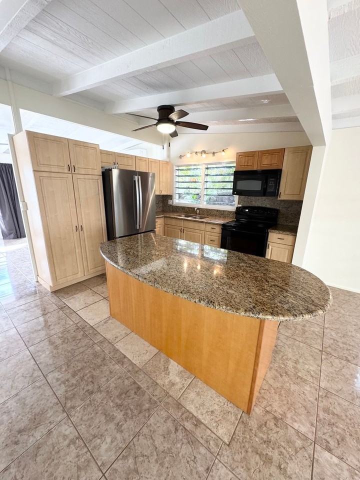 1355 Akiahala St #A - Photo 5 of 21