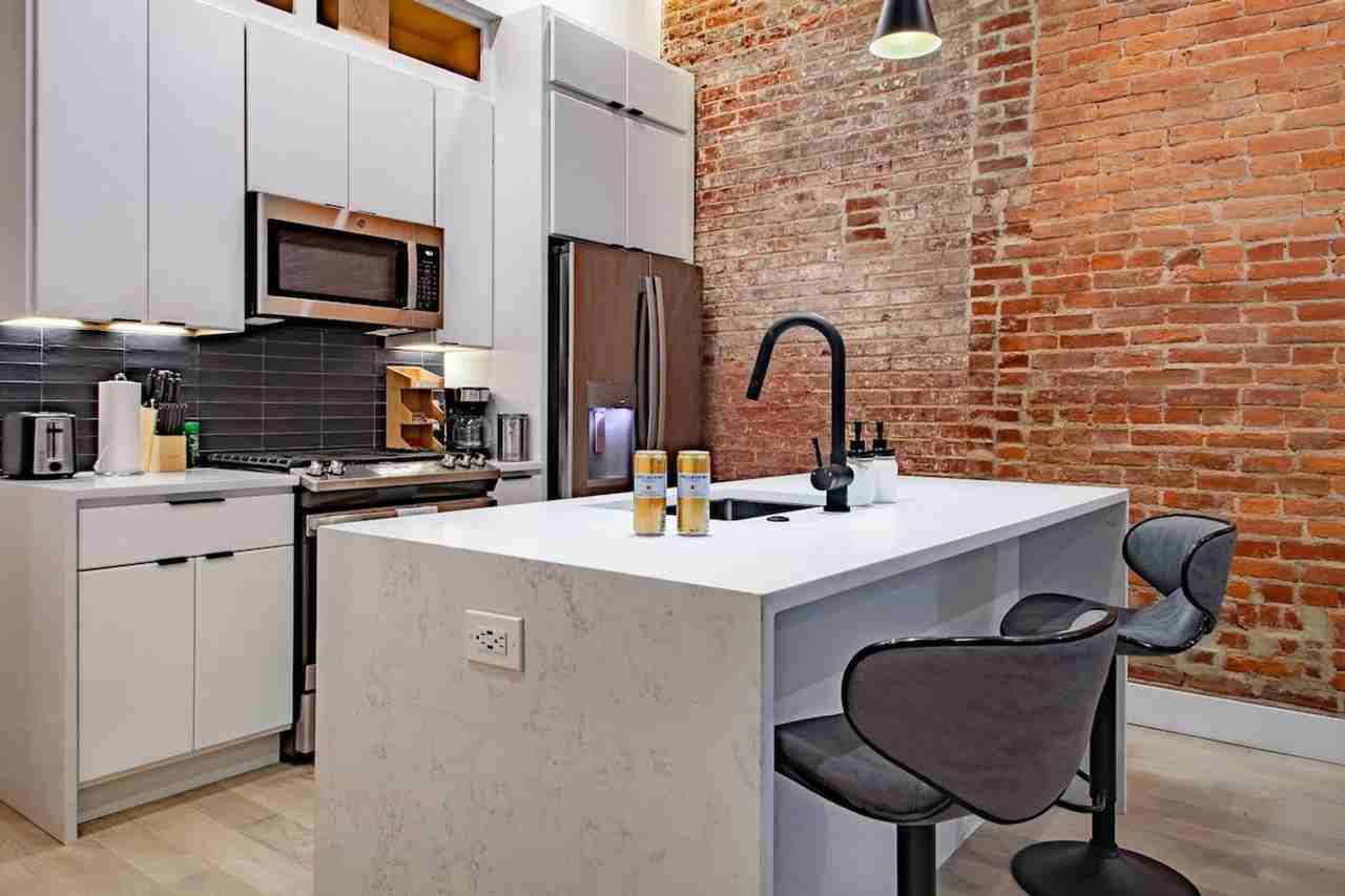 1022 Pennsylvania Avenue Southeast - Photo 7 of 27