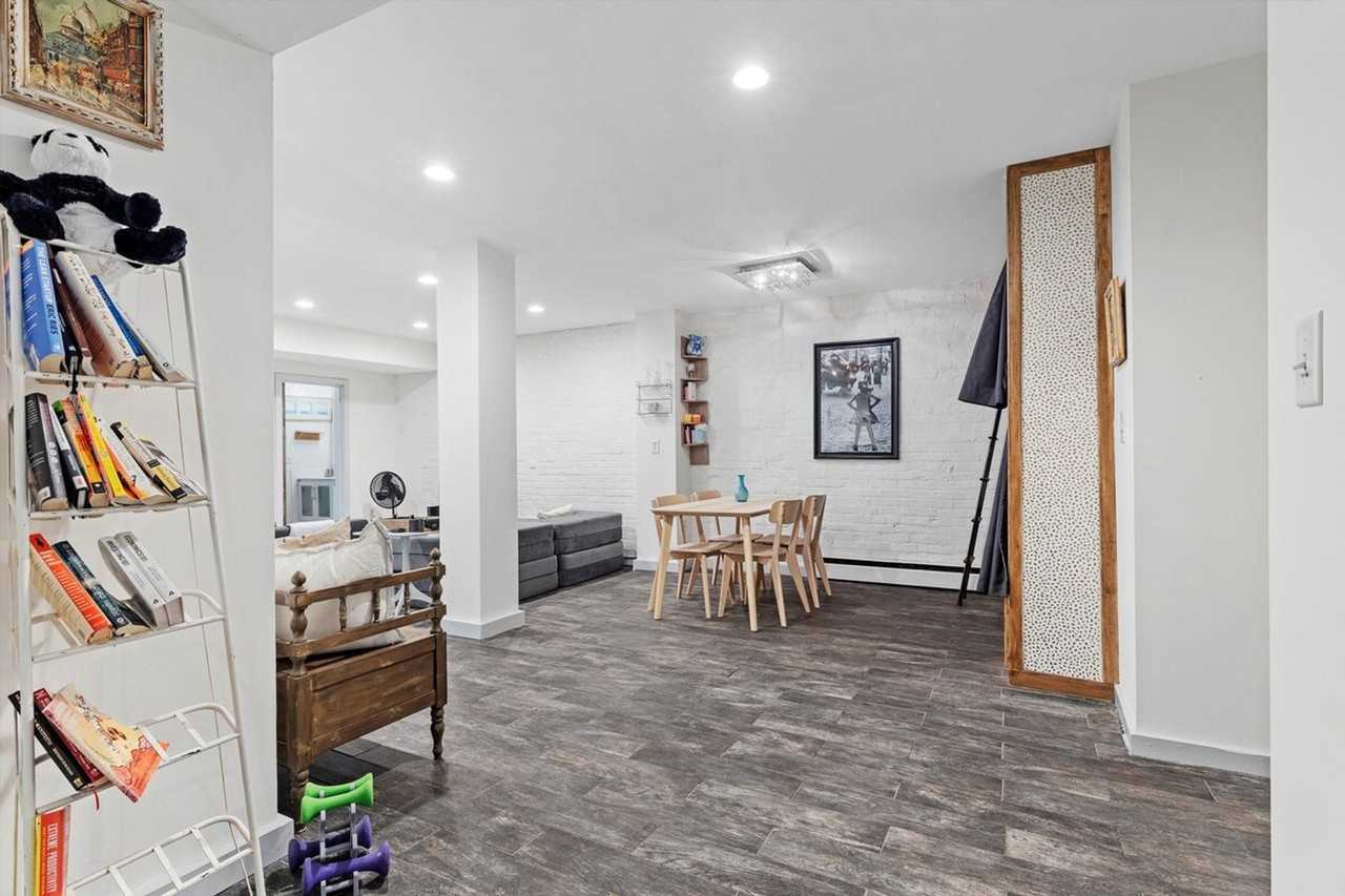 1709 Lanier Pl Nw #1037737P - Photo 2 of 23