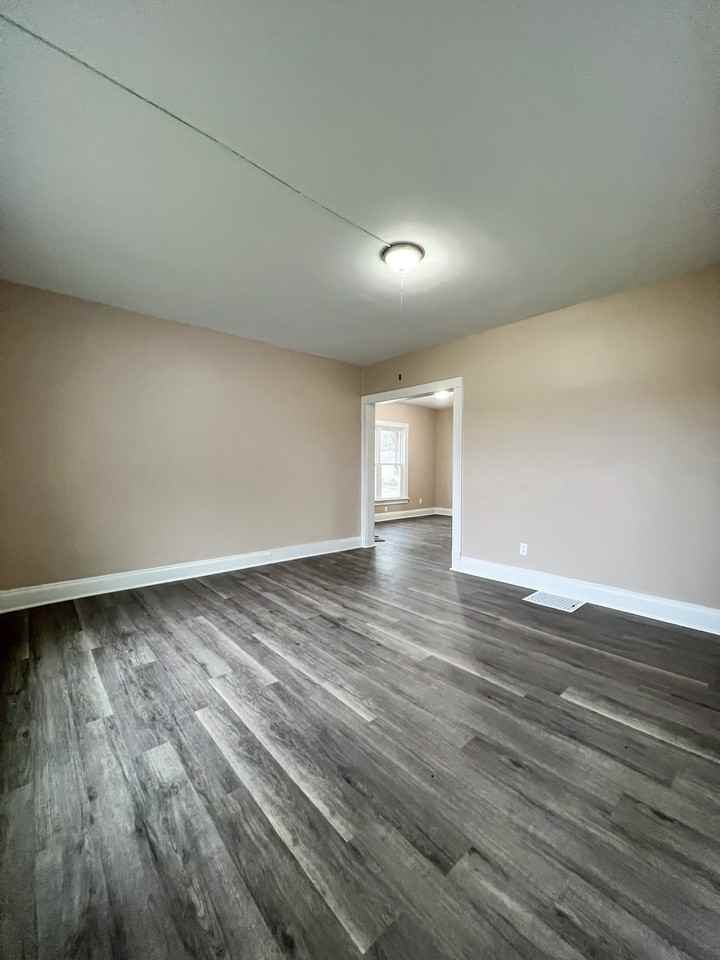 1920 West Station Street - Photo 2 of 18