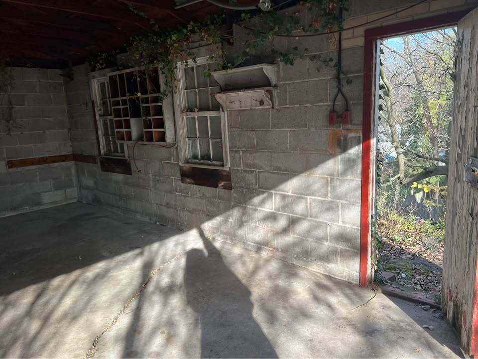 719 Jefferson Street Garage - Photo 3 of 7