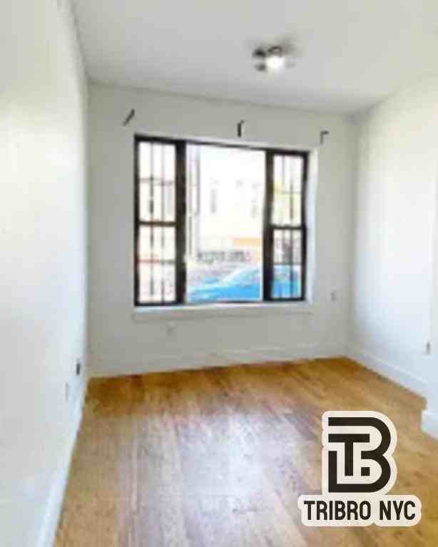 154 Woodward Ave - Photo 3 of 8