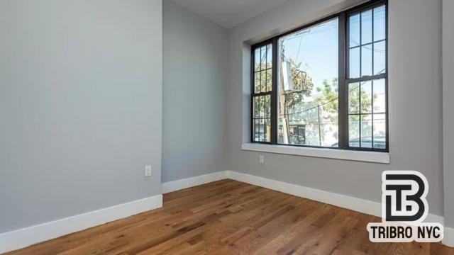 154 Woodward Ave - Photo 4 of 8