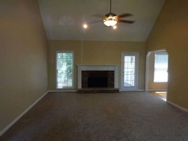 458 Abbington Ln - Photo 2 of 14
