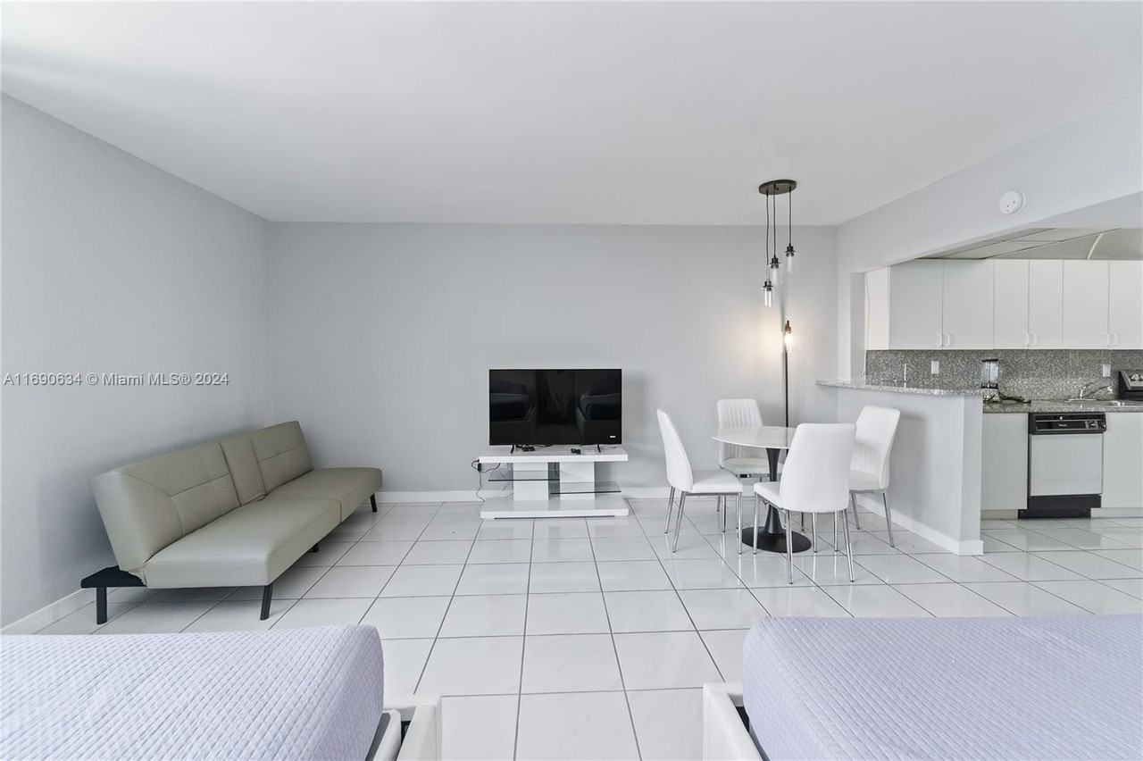 100 Lincoln Rd #1016 - Photo 3 of 25