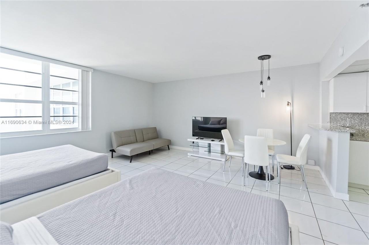 100 Lincoln Rd #1016 - Photo 5 of 25