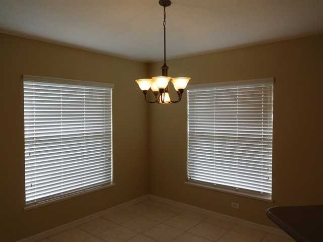 604 Sedgewood Cir - Photo 3 of 12