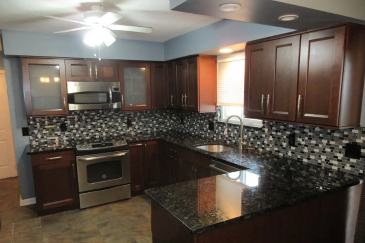 312 Kinross Ave - Photo 2 of 40