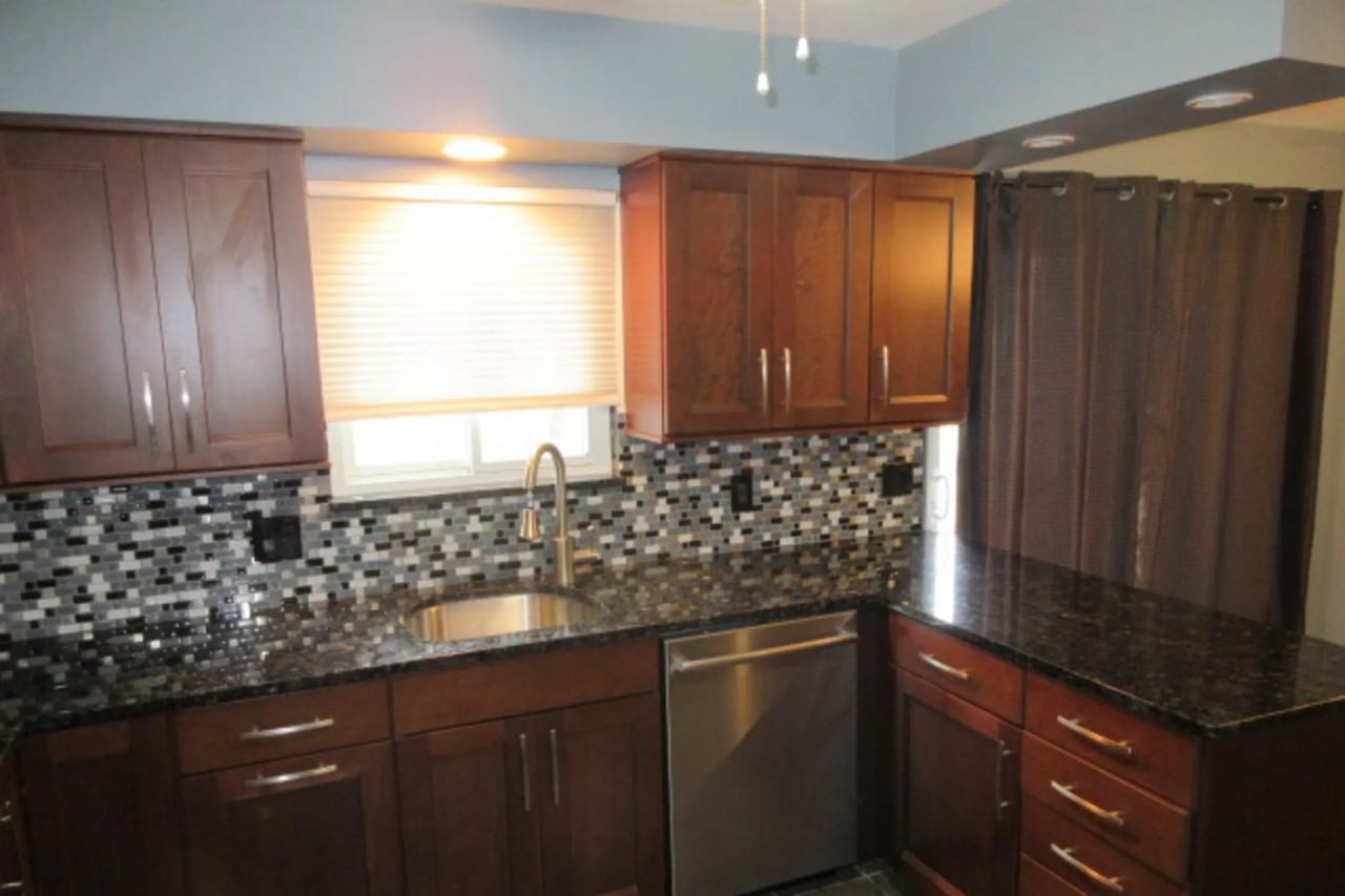 312 Kinross Ave - Photo 3 of 40