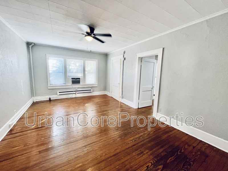 500 5th St N #4 - Photo 3 of 6