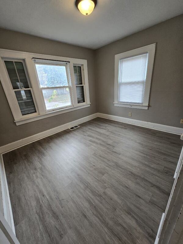 1216 Mattern Ave - Photo 4 of 13