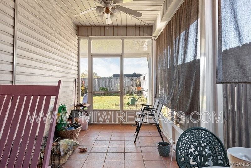 249 Windsor Garden Dr - Photo 4 of 50