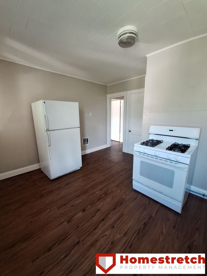 3221 Gravois Ave - Photo 2 of 5