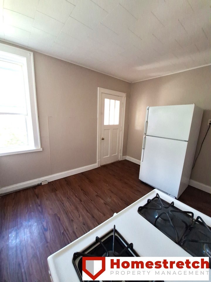 3221 Gravois Ave - Photo 3 of 5