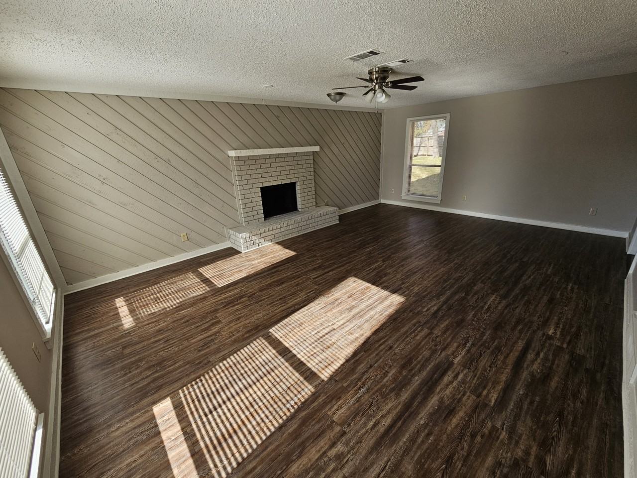 7142 Old North Dr - Photo 2 of 20