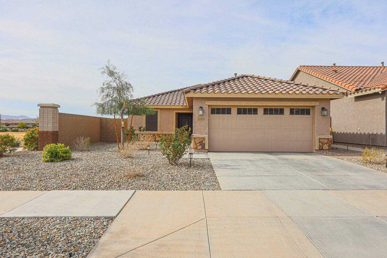 24424 N 164th Dr - Photo 4 of 28