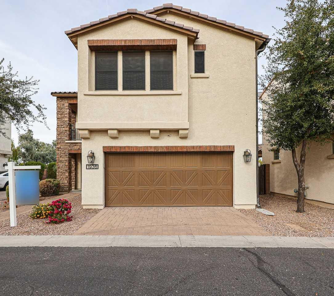 1936 S Sycamore Pl - Photo 2 of 47