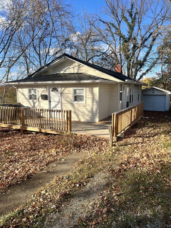 207 Allen Drive - Photo 2 of 39