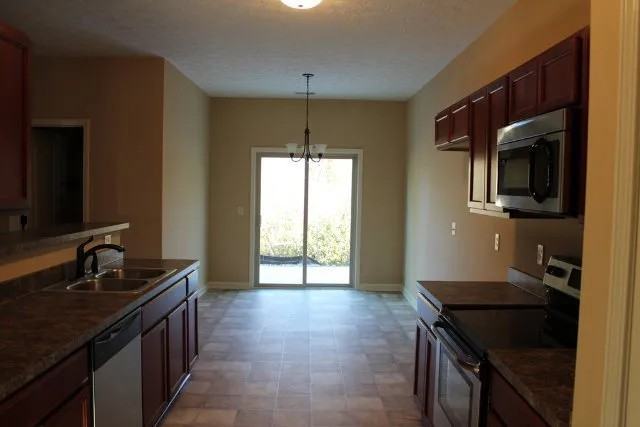 5755 Olivia Ln - Photo 4 of 15
