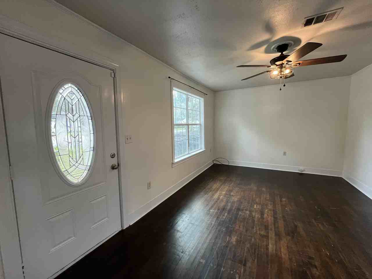 1703 Adeline St - Photo 3 of 18