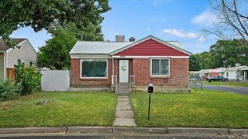 featured image of 5946 Parkway Boulevard