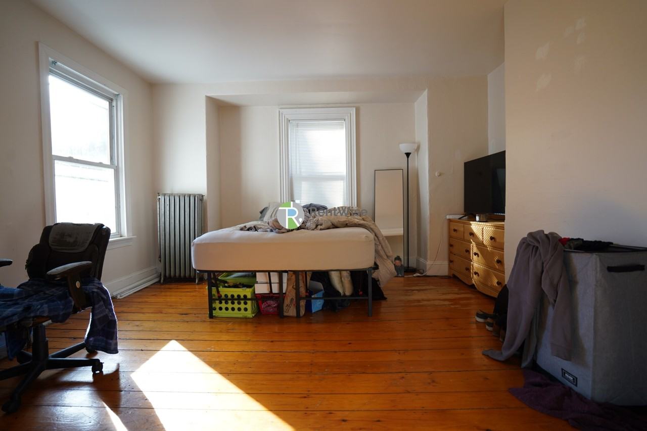 25 Pratt St #2 - Photo 5 of 18