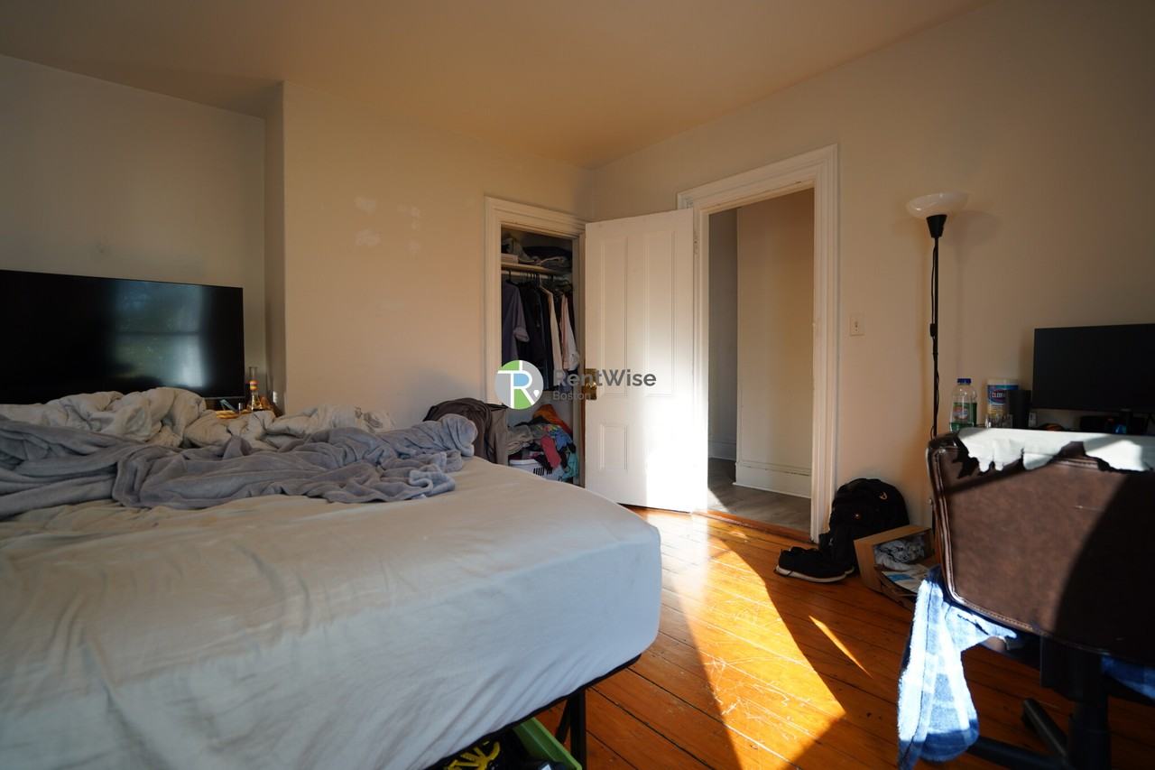 25 Pratt St #2 - Photo 6 of 18